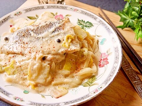 ヘルシーが嬉しい♪体温まる鱈のジンジャー豆乳うどん